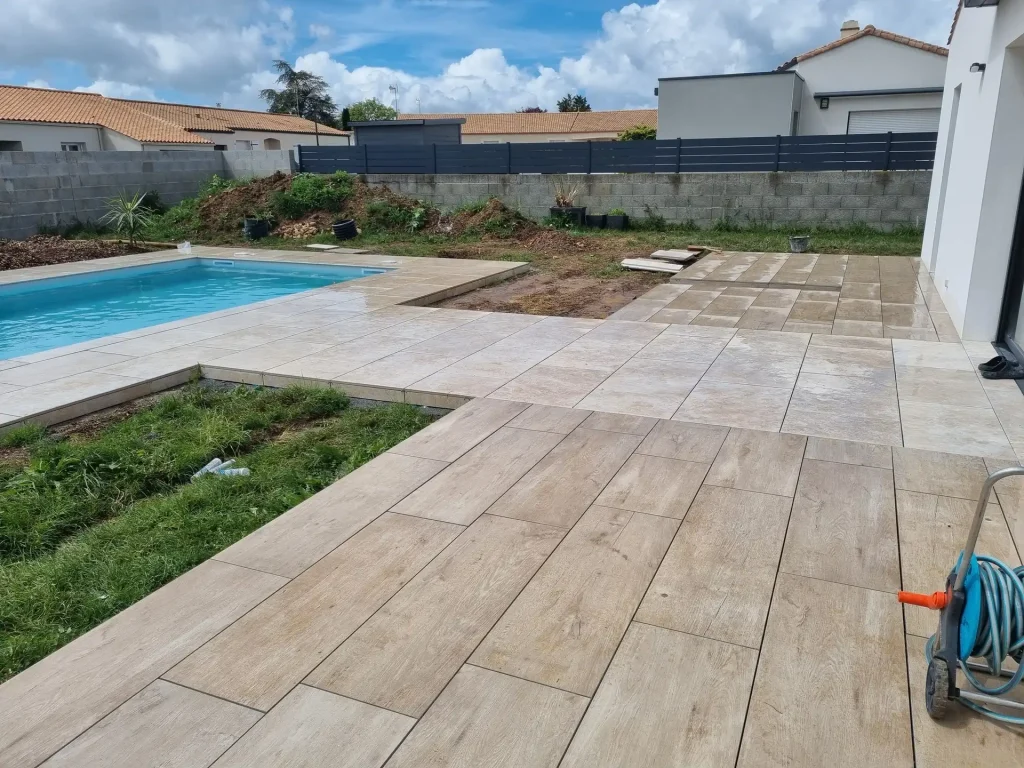 Aménagement d'une piscine à Luçon par Bernier Paysage