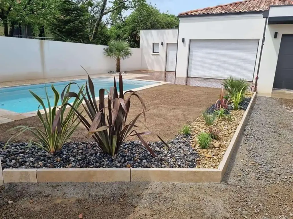 Aménagement d'une piscine à Luçon par Bernier Paysage