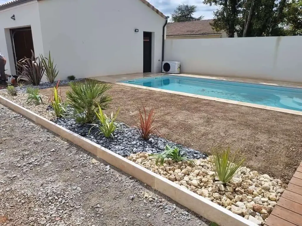 Aménagement d'une piscine à Luçon par Bernier Paysage