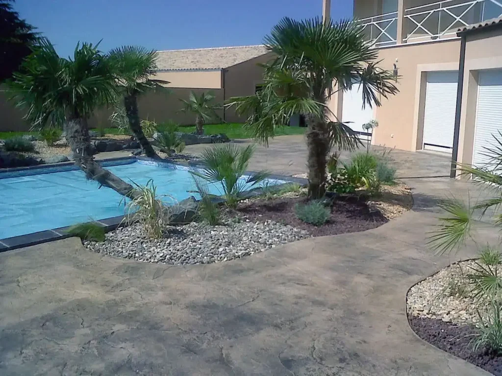 Aménagement d'une piscine à Luçon par Bernier Paysage