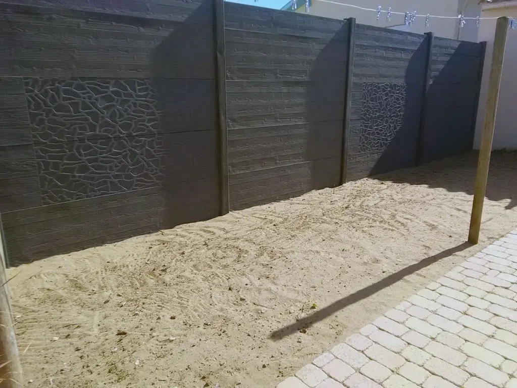 Pose de clôture pour un jardin à Luçon par Bernier Paysage